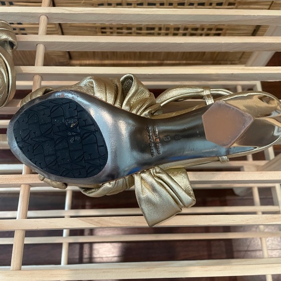 DVF gold heel shoe - Picture 4 of 4